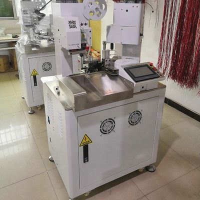 Macchina terminale a doppia testa multifunzione ad alta produttività per il funzionamento automatico