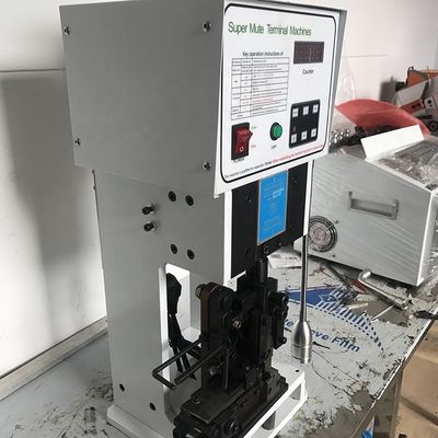 Macchina per il crimping terminale ultra-silenziosa con 30/40 mm di portata di trazione e filo 0,1-2,5 mm2