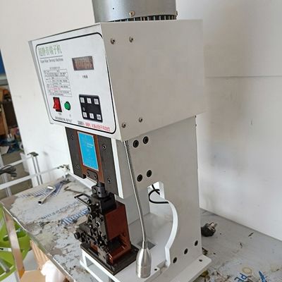 Ultra silenziosa macchina per il crimping terminale da 2,0 tonnellate realizzata in fili da 0,1-4,5 mm2 AWG11-AWG32