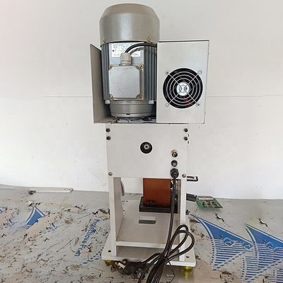 Ultra silenziosa macchina per il crimping terminale da 2,0 tonnellate realizzata in fili da 0,1-4,5 mm2 AWG11-AWG32