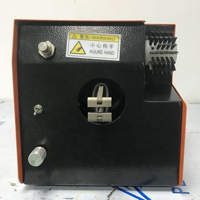 Macchina di torsione automatica del cavo di alimentazione del motore da 10W per lunghezza del filo torto da 5-60 mm in progettazione
